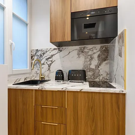 Serviced - 6 Guests - Champs-elysees * Parijs