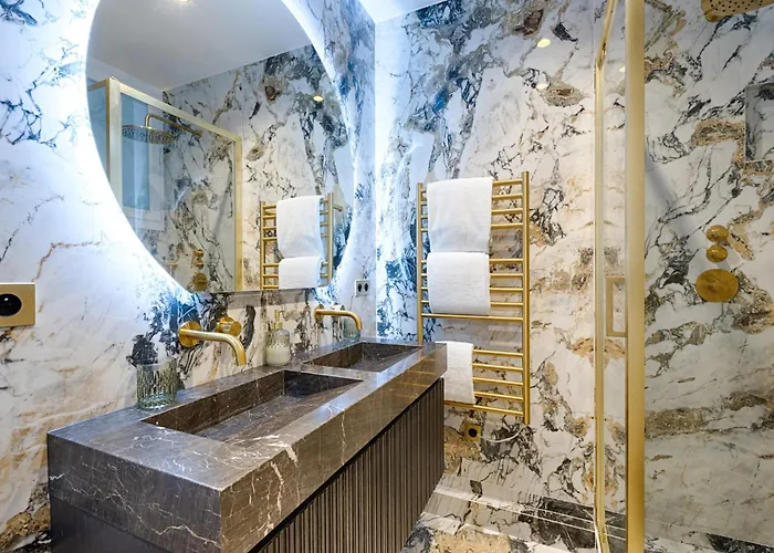 Serviced - 6 Guests - Champs-elysees