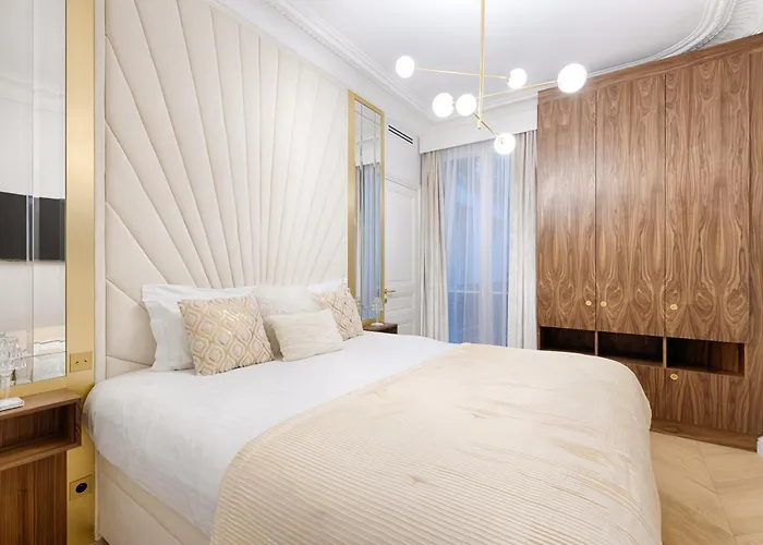 Serviced - 6 Guests - Champs-élysées * Parigi
